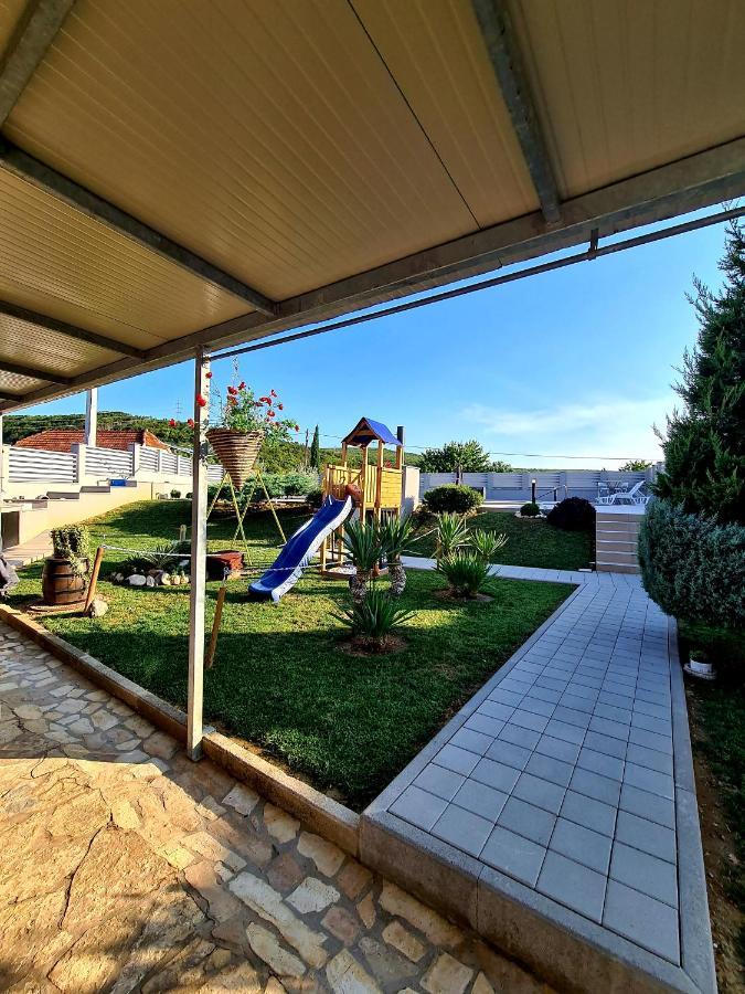 Spacious Villa For 10 With A Big Private Pool Trilj Екстер'єр фото