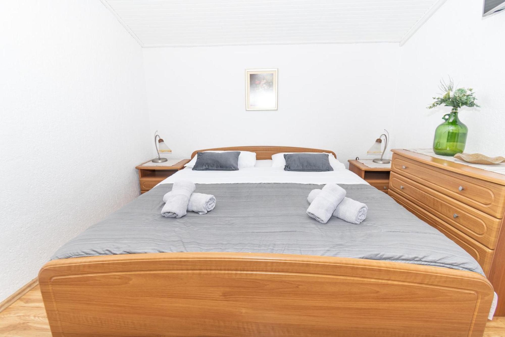 Spacious Villa For 10 With A Big Private Pool Trilj Екстер'єр фото