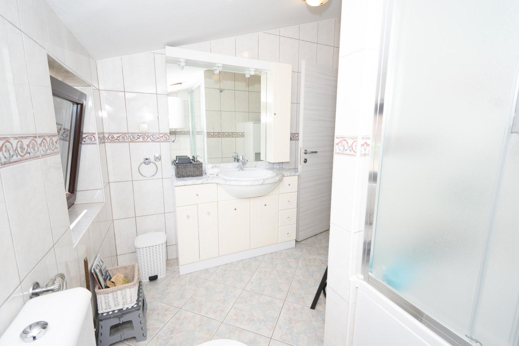 Spacious Villa For 10 With A Big Private Pool Trilj Екстер'єр фото
