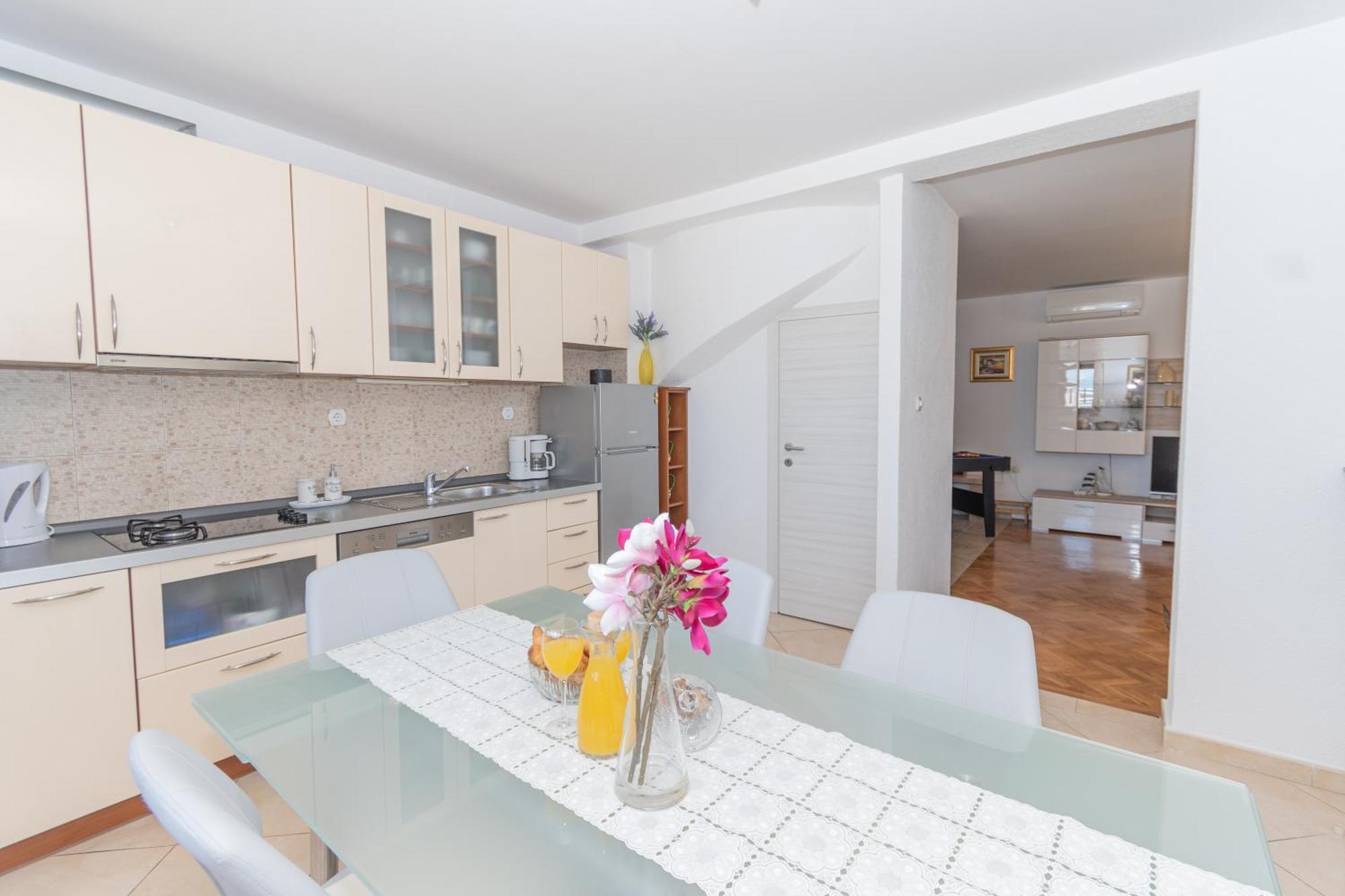 Spacious Villa For 10 With A Big Private Pool Trilj Екстер'єр фото